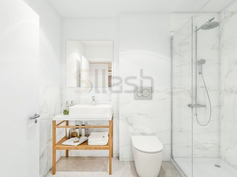 PT Porto Porto, ,2 BathroomsBathrooms,1,Arkadia,32008