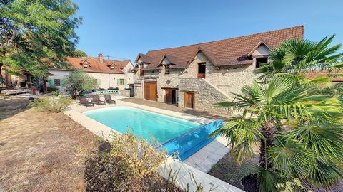 Deux maisons meublées en pierres avec une piscine 