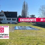 Exclusivité - Maison avec piscine et terrain constructible de 3 600 m² environ à 2 pas des écoles et des commerces à Châteauneuf Sur Loire