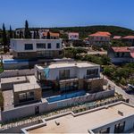 Okrug Donji, super luxurious villa in the sixth row to the sea, 322 m2