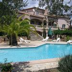 9-room villa with swimming pool of almost 300 m2 on 2,000 sqm of land in Bouzigues