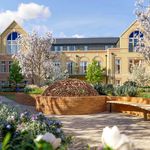 Luxurious Two-Bedroom Apartment in the Serene Sunningdale Park, London