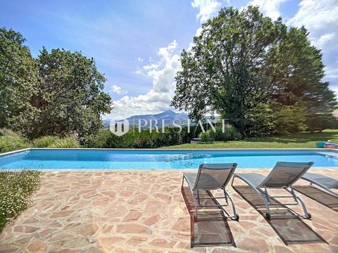 ETNIA - Near Saint-Jean de Luz, large house to rent for your holidays in the Basque Country. Close to the Spanish border and a few minutes from Saint-Jean de Luz, its location is ideal for visiting the Basque Coast and easy access to golf and surfing...