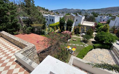 IN THE CENTER OF BODRUM GÜNDOĞAN 250 METERS TO THE SEA 1000M2 LAND 600 M2 GARDEN IN THIS LAND CONSISTING OF 2 HOUSES, THE LANDLORD LIVES IN THE STONE HOUSE 3 1+1 HOUSES IN THE OTHER FRONT HOUSE ARE RENTED AS A PENSION. (HOUSES HAVE PENSION DEED) THE ...