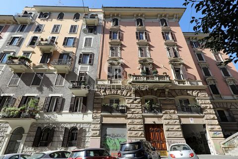 Trastevere on the slopes of Monteverde Vecchio in the splendid setting of Via Ugo Bassi, located on the fifth floor of a period building equipped with a lift, we offer for sale a bright apartment consisting of a large entrance which houses a relaxati...