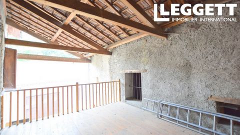A23183CMC65 - Nestled in the Barousse valley, this spacious property offers you the perfect setting to enjoy this beautiful region of France. The house has retained many original features and has a lot of potential. The barn could be converted into a...