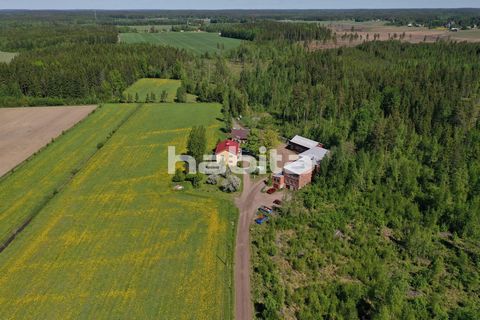DETACHED HOUSE AND PRODUCTION FACILITIES! An amazing complex with a large detached house, even as a home for two families/generations. The house is heated by an energy-efficient water/air heat pump. Good-sized production premises (about 670m²), where...