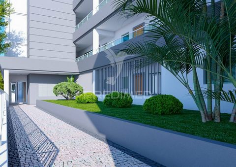 Fantastic New Development Located in the center of Caniço, the apartments are close to the shopping center, with access to supermarkets, pharmacies, shops, bars, restaurants, public services and leisure areas. For more information or to schedule a vi...