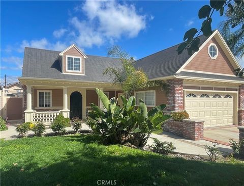 Location, Location, Location! Only 3 miles and less than a 10 min drive to Newport Beach. This move-in ready, spacious 4 Bedroom, 3 Bathroom home is on a quiet tree-lined street just across Newport Blvd from Eastside Costa Mesa, one of the most sough...