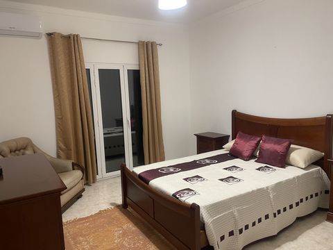 Room rental in a Quite and beautiful town of Amoreira, this house has a big and beautiful yard with fruit trees around offers ample space for morning jog and exercise . You can sit out on terrace to enjoy a book or just relax and unwind . We offer fu...