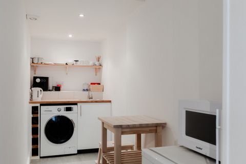 Bright & Charming Hampstead Garden Studio is situated in the Camden district of London, 3.3 km from Lord's Cricket Ground, 3.5 km from Camden Market and 4.1 km from Madame Tussauds. The accommodation is 3.1 km from the London Zoo and has free WiFi th...