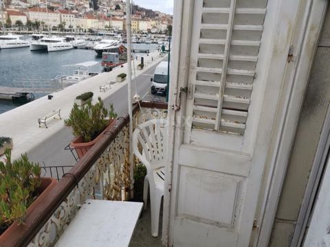 Location: Primorsko-goranska županija, Mali Lošinj, Mali Lošinj. MALI LOŠINJ - apartment first row to the sea! In the offer, we got a great apartment, first row to the sea. The apartment is 130m2 in size. The apartment is spread over two floors. The ...