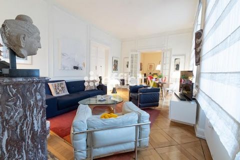 67000 - STRASBOURG CENTER - HIGH-END 5-ROOM APARTMENT - QUIET - BRIGHT - REFINEMENT - ELEGANCE Efficity, the agency that estimates your property online, and Jean-Paul LASSERRE, Real Estate Consultant in Strasbourg, offer you this apartment in the hea...