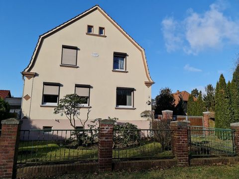 - MORE PICTURES WILL FOLLOW IN THE NEXT FEW DAYS - Welcome to your new home in Zossen Dabendorf! This exquisitely designed apartment in a lovingly renovated 2-family house awaits you with modern comfort and timeless charm. - First occupancy after ren...