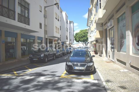 Shop for sale in the center of Loule, great areas and with a privileged location. This store consists of a large living room and two wcs. There is a private covered parking space. Great business opportunity. Heating Comfort and leisure