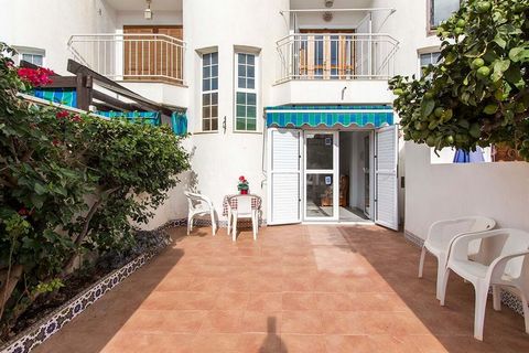 Votre maison sur la plage au meilleur prix Cette charmante maison de 3 étages, située dans la prestigieuse zone de Playa Grande à Puerto de Mazarrón, est un véritable joyau que vous ne voudrez pas laisser passer. Avec un design spacieux et des équipe...