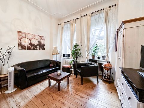 This charming 1-room apartment in an period building is located on the first floor of a well-kept apartment building and has 50 square meters of living space. It is located in up-and-coming Wedding, a lively and multicultural district that promises a...