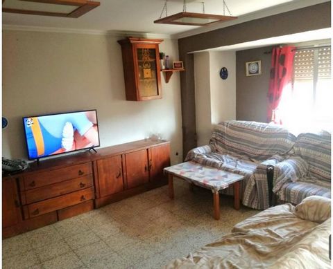 Floor 5th, flat total surface area 130 m², usable floor area 120 m², single bedrooms: 2, double bedrooms: 2, 1 bathrooms, age over 50 years, balcony, ext. woodwork (aluminum), kitchen (independiente), state of repair: in good condition, sunny, terrac...