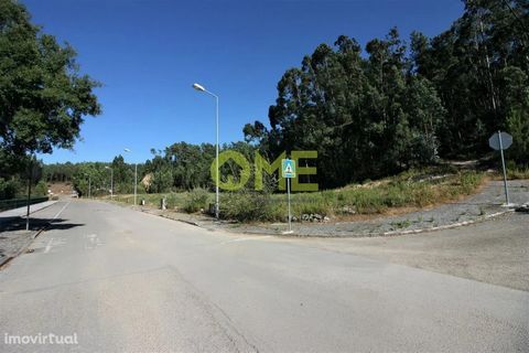 If you want to build a new house this is undoubtedly an excellent option. Residential allotment with all the infrastructure on site, in a very quiet area, surrounded by nature and with a stunning view over the city of Ourém. Prices 41 600€.