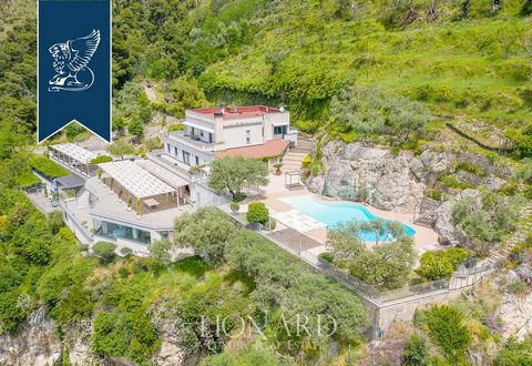 Perched on the side of the Saretto hill, which overlooks the town of Sarno, on the Amalfi Coast, is this majestic complex for sale, offering breathtaking views from the unique profile of the Vesuvius to the iconic island of Capri. Of majestic size, t...