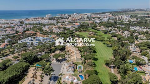 Located in Vilamoura. Three bedroom semi-detached house approximately 5 minutes drive from the Marina in Vilamoura and the beach. Located in a closed and private complex with garden and communal swimming pool. With 141 sq.m. of built area. The villa ...