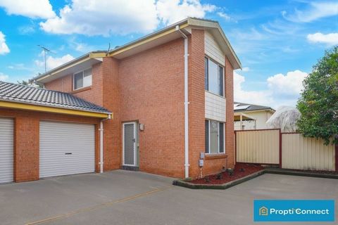 This well-maintained and freshly painted double-storey townhouse is designed for low-maintenance living and could be the charming abode you've been searching for. Ideal for investors or owner-occupiers, this property boasts: - Two air-conditioned bed...
