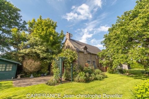 Au calme en campagne, au bout d'un chemin, dans un petit hameau, maison 4 chambres sur terrain de 1 200 m2. Au RDC : entrée, cuisine aménagée équipée, séjour avec poèle à bois, buanderie, wc avec lave mains, garage avec porte auto. A l'étage : palier...