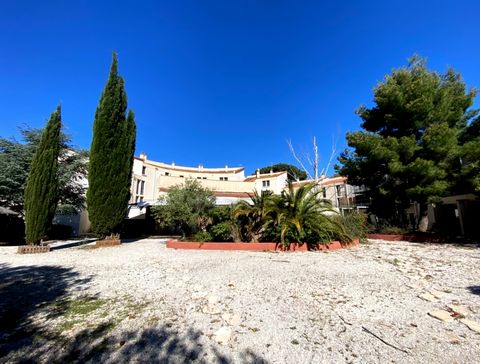 Dpt Pyrénées Orientales (66), à vendre proche de SAINT CYPRIEN appartement T1 de 20,06m² avec terrasse de 26,52m² et parking