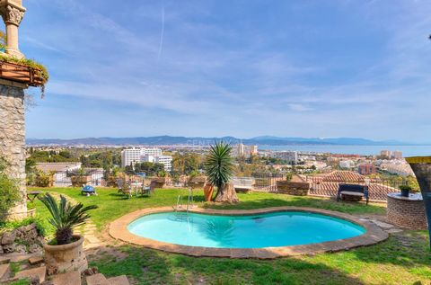 Le château de Torremolinos semble vraiment spectaculaire, avec son histoire unique et toutes ces caractéristiques qui le rendent si spécial. Les vues doivent être impressionnantes depuis cet emplacement privilégié sur la Costa del Sol. Il est intéres...