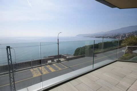 Rzut kamieniem od morza, położony jak diament w bujnej zieleni we wschodniej części Sanremo, oferujemy nowy kompleks mieszkaniowy składający się z 30 LUKSUSOWYCH apartamentów w uprzywilejowanej lokalizacji z widokiem na morze, połączony ze ścieżką ro...