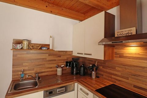 Climate-neutral, CO2-emission-free holiday home (electric underfloor and wall radiators). Suitable for allergy sufferers (tile and laminate floors). Comfortable semi-detached house just 100 m from the fine sandy beach. Your home is located on a 250 m...