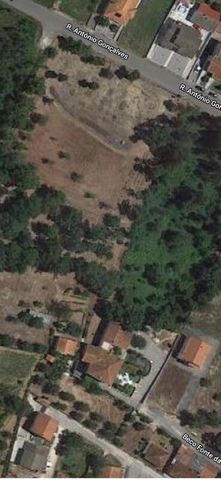 Terreno para venda a 258 400 EUR Terreno Vila Nova Poiares de 7600m². Este terreno é rustico, sendo que segundo o PDM permite edificação. Com uma localização geográfica privilegiada pelo facto de uma das frentes estar muito próximo da mítica Nacional...