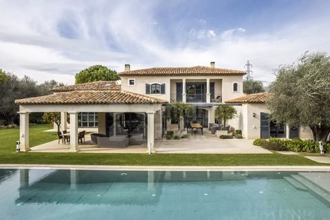 Discover this exquisite designer villa boasting 5 bedrooms and a sprawling pool in the charming town of Mougins. This spacious villa, in impeccable condition, is nestled in an attractive residential neighborhood with convenient access to the Internat...