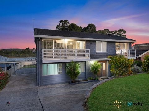 Looking for your dream home in the beautiful and peaceful suburb of Horsley? Look no further! This beautiful residence has been cherished for many years and now the chance is yours to call it home, boasting a spacious land area of approx. 844 sqm, pr...