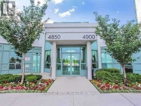 Fully renovated penthouse condo in the heart of prestigious Erin Mills with new floors, paint, updated bathroom and lighting! Unit features stainless steel appliances, open concept layout and ensuite laundry. Unit has own underground parking space an...