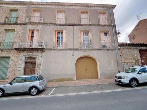 Au cœur du charmant village de Roujan, je vous propose cette maison de maître exceptionnelle de 300 m² habitables, offrant un potentiel unique pour les amateurs de belles demeures et de projets ambitieux. Pleine de caractère, elle est idéale pour une...