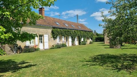 CRE SUR LOIR (72 200), near La Flèche . LIFE ANNUITY OCCUPIES WIFE 81 YEARS OLD. Magnificent farmhouse with three bedrooms on a plot of 1ha79a89ca. This house consists on the ground floor of an entrance, a large kitchen with open fireplace, a living ...