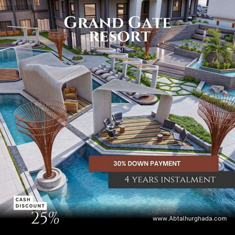 Stap in luxe met dit gloednieuwe appartement met 2 slaapkamers in Grand Gate Hurghada Betaalbare betalingsplannen: ▶️ 30% Aanbetaling ▶️ 4-jarig afbetalingsplan ▶️ 25% korting bij contante betaling (€ 41.500) Exclusieve voorzieningen: • 3 zwembaden •...