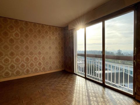 Vue dégagée sur Paris et parc des Beaumonts à Montreuil.