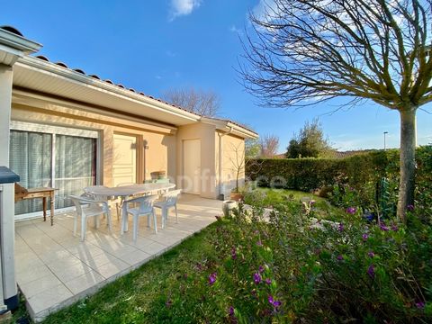 Dpt Gard (30), à vendre CAVILLARGUES maison P3 de 62 m², terrasse, terrain d'environ 60m2, place de parking, copropriété, piscine
