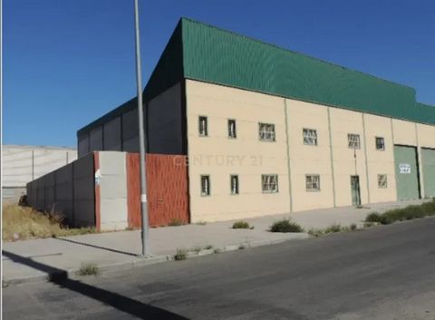 ¿Buscas comprar una nave industrial en Yeles (Toledo)? Nosotros la tenemos. Excelente oportunidad de adquirir en propiedad esta nave industrial ubicada en Yeles, en la calle Barrio de la Concepción, provincia de Toledo. Se encuentra en una zona indus...