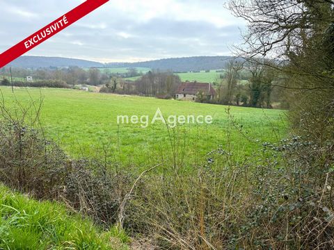 Terrain constructible de 1602 m²