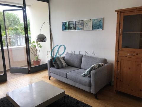 FILUMENA offers you an apartment located in the MANGIN area including entrance, living room, fitted and equipped kitchen, 2 bedrooms, shower room, corridor with cupboard, laundry room, toilet. Parking with pass. double glazed openings, close to tram ...