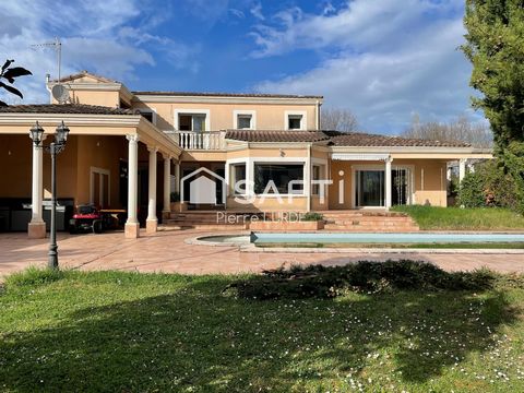 Maison d'architecte de 190 m2 avec piscine et dépendances