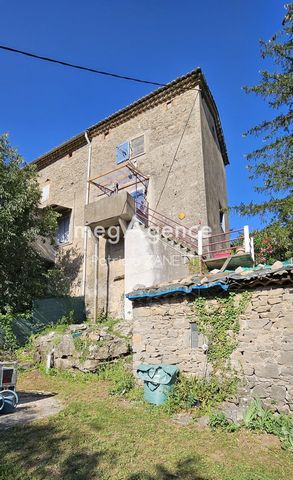 A vendre dans le Gard limite Ardèche maison 2 chambres