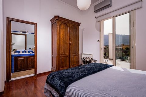 This house is a lovely historical apartment in the heart of Terrasini, a wonderful sea village best known for its unbelievable sunsets. This lovely white and blue home, the typical mediterranean architecture colours, is located inside a noble buildin...