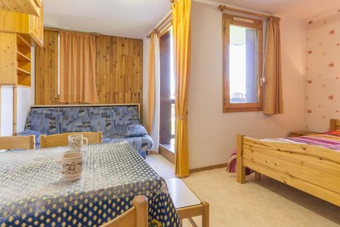 The residence Le Crey is located in Montchavin, 100 m from the resort center, all the shops and activities. There is a cable car 50 m from the building to go to the ski area La Plagne/Paradiski. You will found a nursery and ski school 200 m from the ...