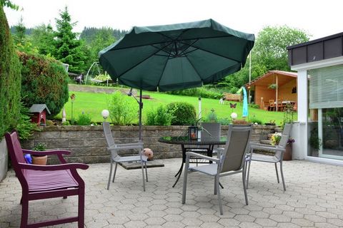 This holiday home is a 2-bedroom cottage located near a forest and can house up to 5 guests. It has a free WiFi facility and there is a river 300m away from the cottage. The ski slopes of Winterberg and Willingen are just a 20m drive away. There is p...