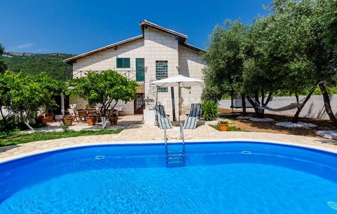 Location: Dubrovačko-neretvanska županija, Ston, Broce. SURROUNDINGS OF DUBROVNIK, STON - holiday house with swimming pool In Broca, near Ston, there is a house for sale with 4 bedrooms, two bathrooms and a spacious living room. The house extends ove...