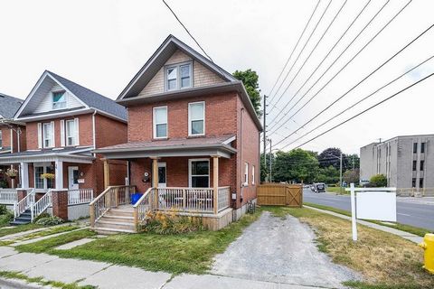 Welcome To 238 Dearborn Avenue In Oshawa. This Fantastic 4 Bedroom Home Is Found In The O'neill Area Of Oshawa. Enjoy The Recently Renovated 4 Piece Bathroom. Walking Distance To Great Schools, Downtown And Many Other Amenities In The Area. Close Acc...